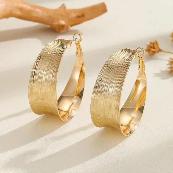 Chunky Gold Wide Band Hoop Earrings for Women, Thick Big Circle Round Statement - Picture 6 of 9